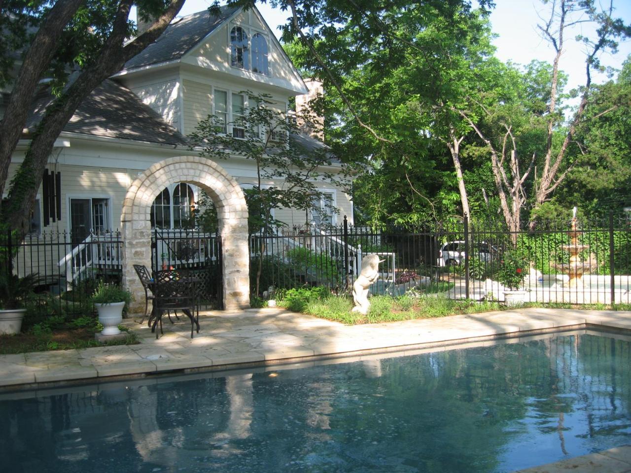 Strickland Arms Bed And Breakfast Остин Екстериор снимка